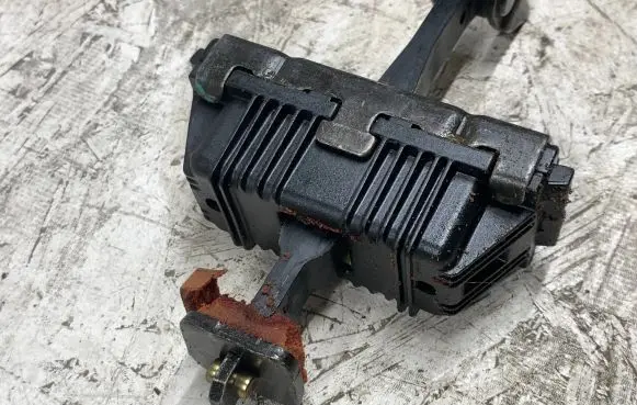 BMW X5 E53 Rear door check strap stopper 8402561