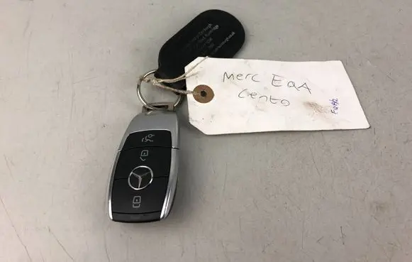 Mercedes-Benz EQA Ignition key/card A1779054606