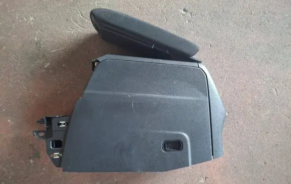 Peugeot 208 II Armrest 9825563280 9825563380 9823154180