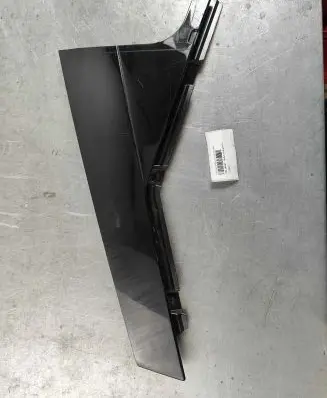 Volvo XC60 Rear door glass trim molding 32216047 32257326 31416896