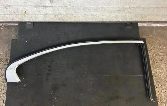 Other rear door trim element