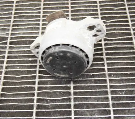 Porsche Panamera (971) Engine mount bracket 971199383A