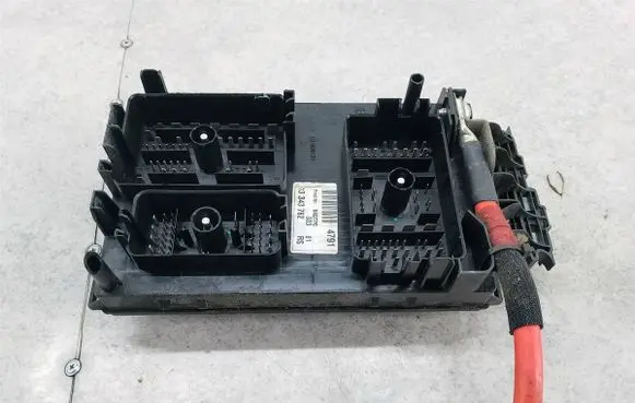 Opel Astra J Fuse box set 13343762