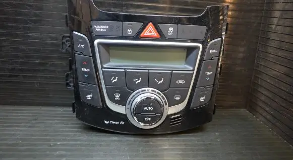 Hyundai i30 Climate control unit 97250A6500