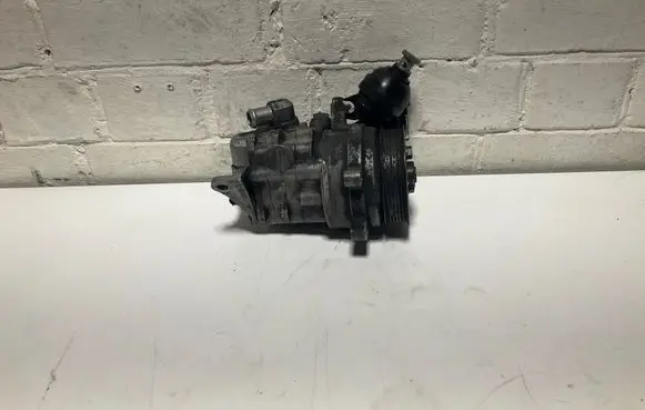 BMW 5 E60 E61 Power steering pump 6767243 676724302 R440B