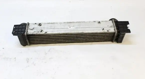 BMW 1 E82 E88 Intercooler radiator 3093796