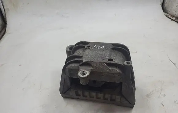 Volkswagen PASSAT B6 Engine mount bracket 1K0199262P
