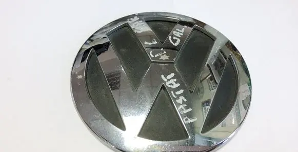 Volkswagen PASSAT B6 Manufacturers badge/model letters 3C9853630