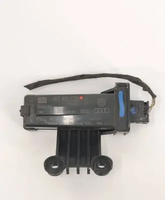 Audi A8 S8 D3 4E Tire pressure sensor 4E0907277B 053320401005 002BE0000