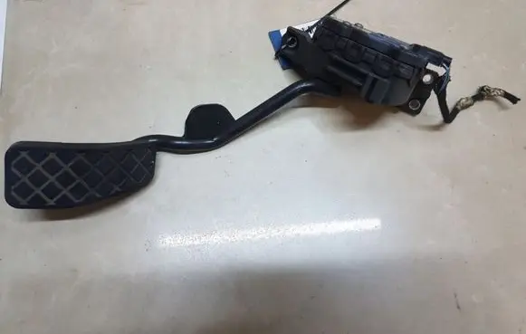 Audi A4 S4 B5 8D Accelerator pedal position sensor 8E2721523