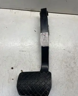 Volkswagen Transporter - Caravelle T5 Brake pedal 7H1723143