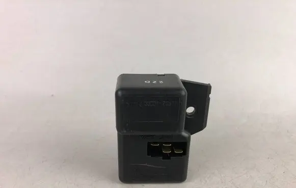 Subaru Forester SG Window wiper relay 3300120517