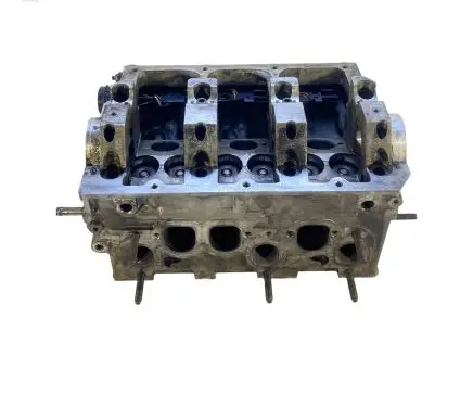 Volkswagen Polo IV 9N3 Engine head 045103373H