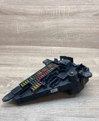 BMW 5 E60 E61 Fuse module 6906618 690661804