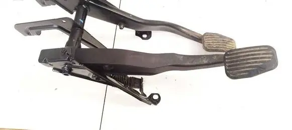 Volvo V70 Clutch pedal 3524406