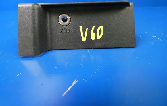 Volvo V60 AUX in-socket connector 