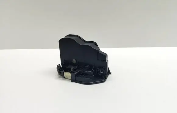 BMW 5 E60 E61 Front door lock 7167065