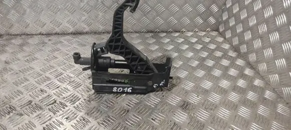 Clutch pedal