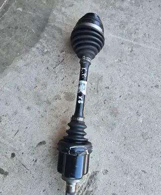BMW X2 F39 Front driveshaft 8643375