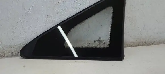 Mercedes-Benz Vito Viano W639 Front triangle window/glass A6396736305 6396736305