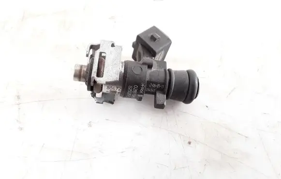 Renault Twingo II Fuel injector 8200292590 0280158046