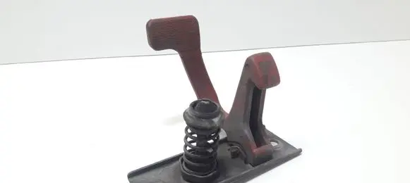 Engine bonnet (hood) release handle