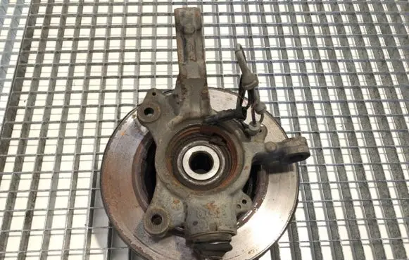 Renault Master III Front wheel hub spindle knuckle 