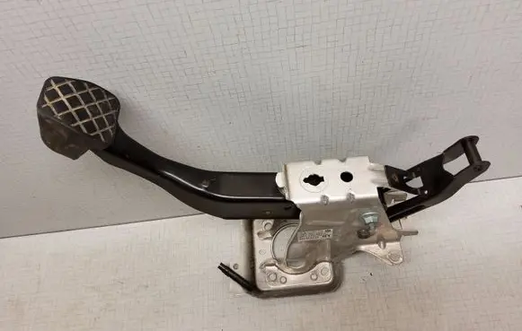 Volkswagen PASSAT B6 Brake pedal 1K1721057N