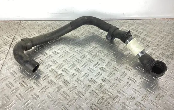 Coolant pipe/hose