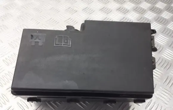 Ford C-MAX I Fuse box cover 3M5T-14A067-BB