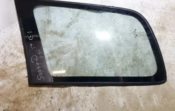 Nissan Sunny Rear side window