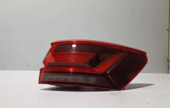 Volkswagen Touareg III Rear/tail lights 760945096A