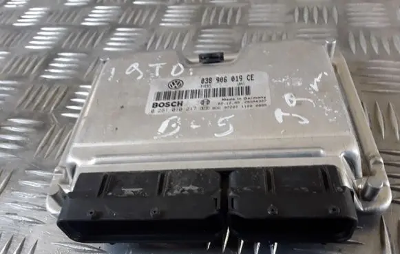 Volkswagen PASSAT B5 Engine control unit/module 03B906019CE 0281010217 28SA4307