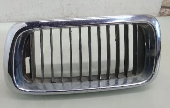 BMW 7 E38 Front bumper upper radiator grill 51138125811