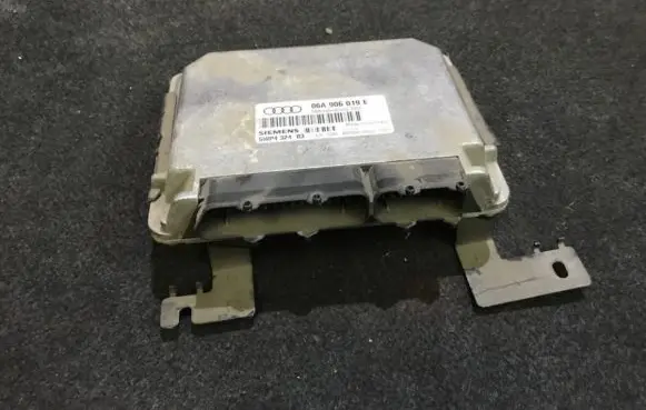 Audi A3 S3 8L Engine control unit/module 06a906019e 5wp432403
