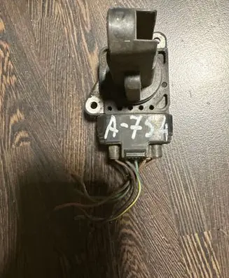 Toyota Corolla E120 E130 Mass air flow meter 222040J010