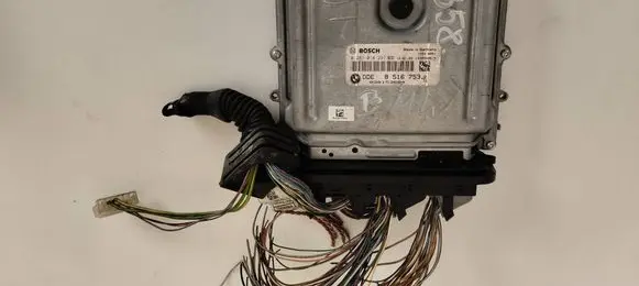 BMW 5 F10 F11 Engine control unit/module 8516753 0281018297 030153684