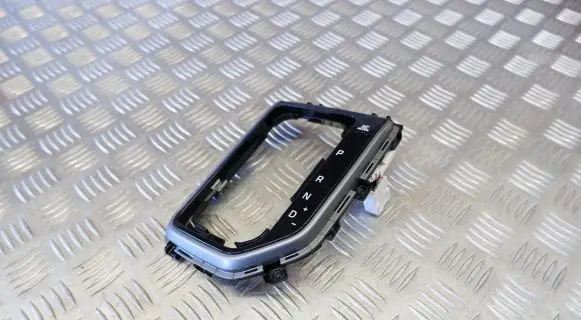 Hyundai Tucson TL Gear shifter surround trim plastic 84654D3901