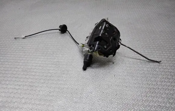 Audi A4 S4 B7 8E 8H Front door lock 8E1837016AA