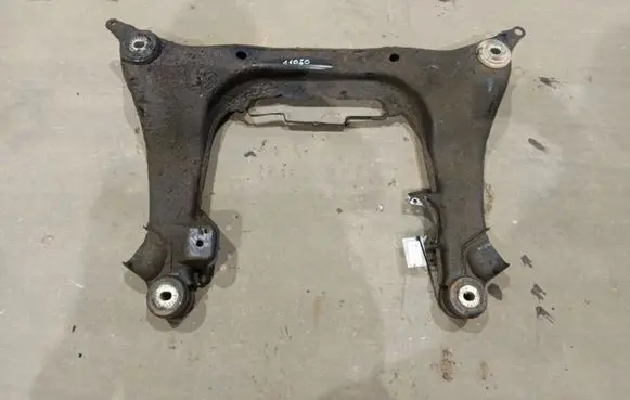 Volkswagen PASSAT B5 Front subframe 