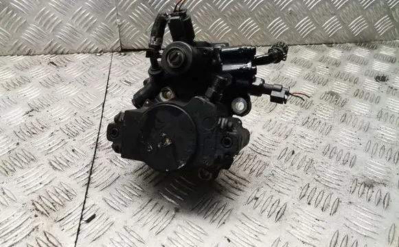 Mercedes-Benz E W212 Fuel injection high pressure pump 9424a020a