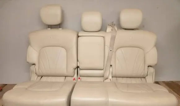 Infiniti QX80 Second row seats 