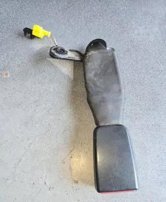 Mercedes-Benz C AMG W204 Rear seatbelt buckle A2048602669 04043152089