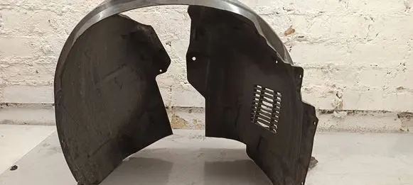 Front wheel arch liner splash guards