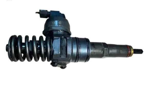 Skoda Octavia Mk2 (1Z) Fuel injector 038130073AG 0414720215 0414720265