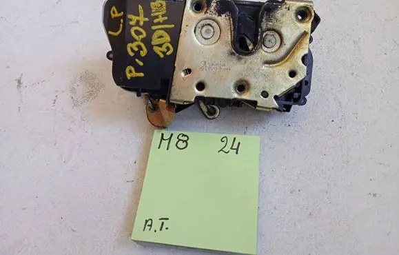 Peugeot 307 Front door lock 1212123