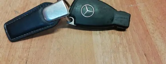 Mercedes-Benz C W203 Ignition key/card 