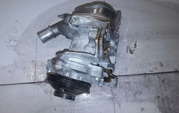 Toyota RAV 4 (XA40) Water pump 2241000432
