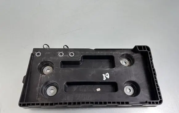 Volkswagen PASSAT B8 Battery tray 3Q0804869