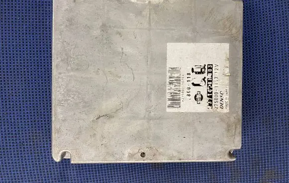 Nissan X-Trail T30 Engine control unit/module 2758001187 5800118